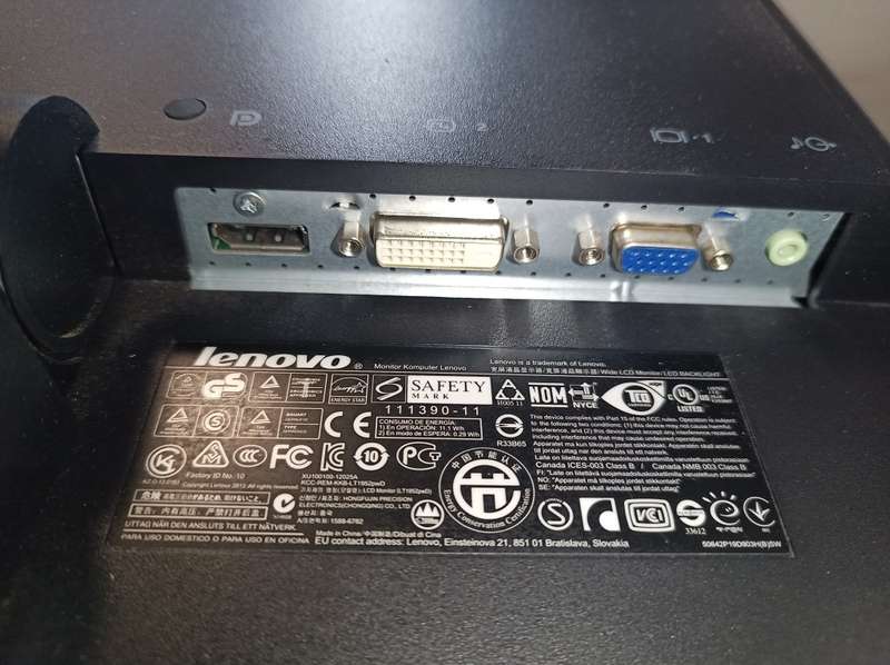 Lenovo 19` Screen DP DVI VGA