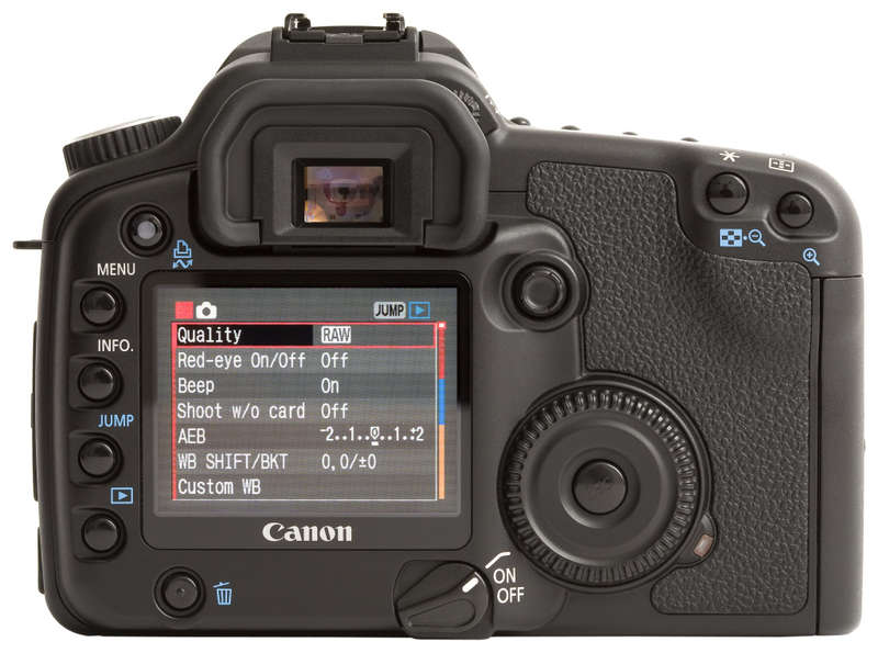 Canon EOS 30D + Sigma 18-200mm Lens