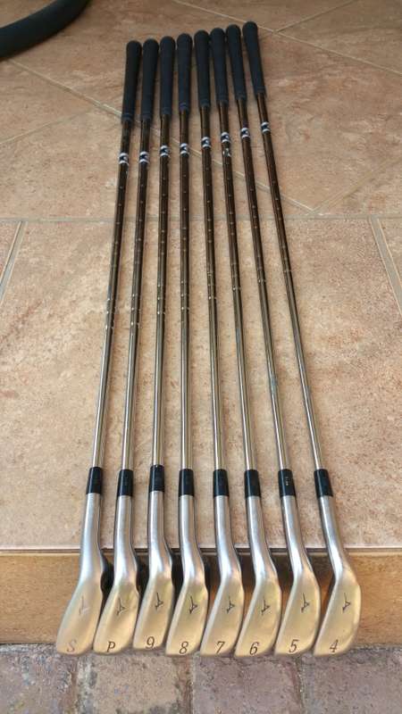 Mizuno MX 19 iron (4 to SW) - great condition!