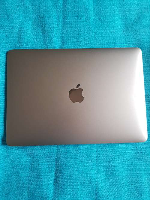 12" Space Grey Macbook 2016 with LCD Issue