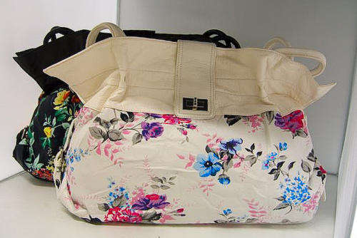 Annie 2009 Designs - BM025/1