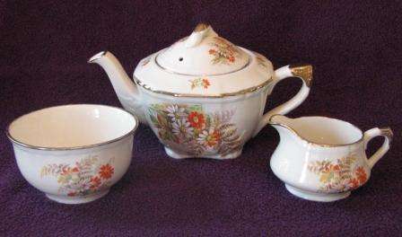 Vintage Alfred Meakin Tea Set with Teapot, Milk Jug and Sugar Bowl.