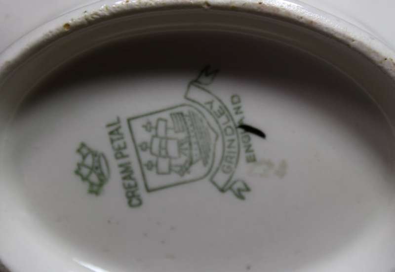 Grindley Gravy Boat Cream Petal Design
