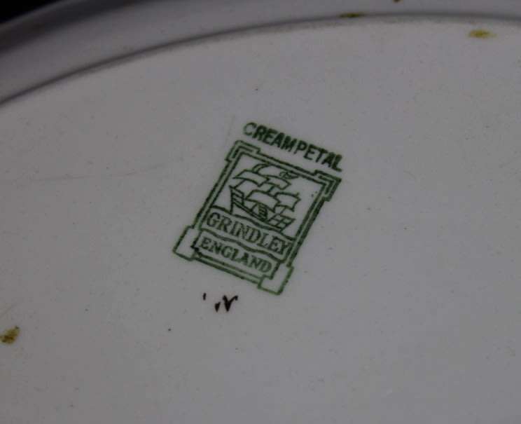 Grindley Gravy Boat Cream Petal Design