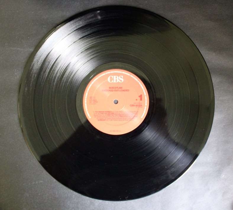 Bob Dylan Knocked Out Loaded