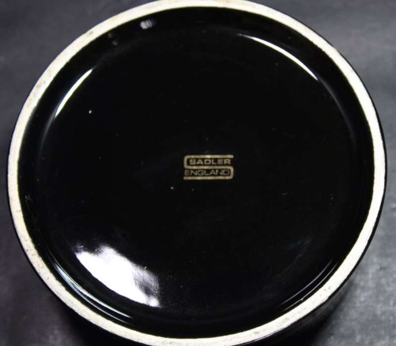 Sadler Black and Gold Trinket  or Powder Bowl