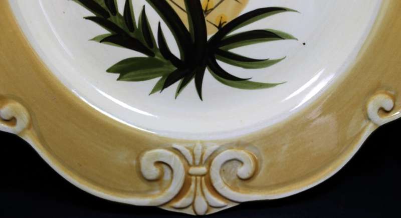 Pineapple Decorative Wall Plate by Sauvignon