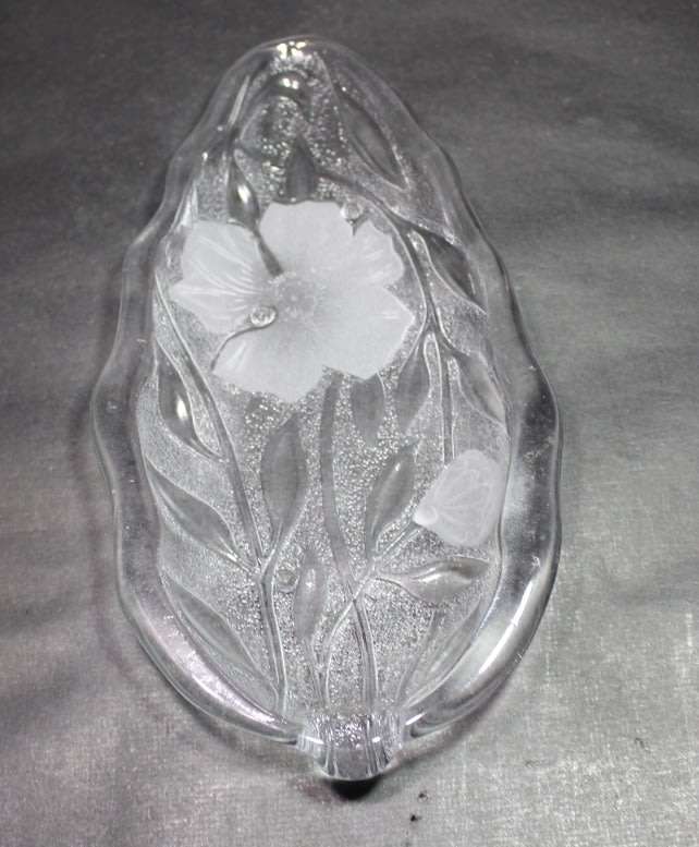 Leaf Shaped Crystal Canape Plate