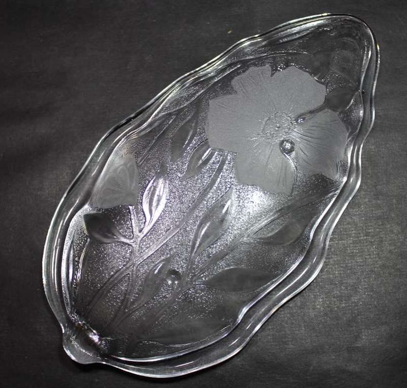 Leaf Shaped Crystal Canape Plate