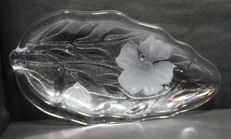 Leaf Shaped Crystal Canape Plate