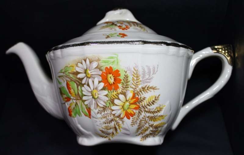 Vintage Alfred Meakin Tea Set with Teapot, Milk Jug and Sugar Bowl.