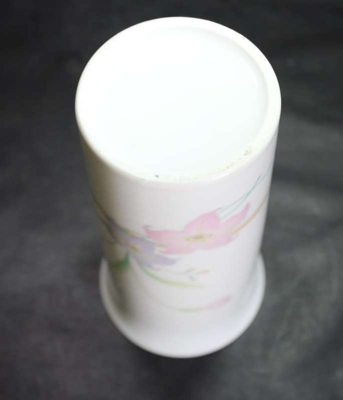 Elegant Japanese Style Vase, Delicate Pink and Lilac Pattern