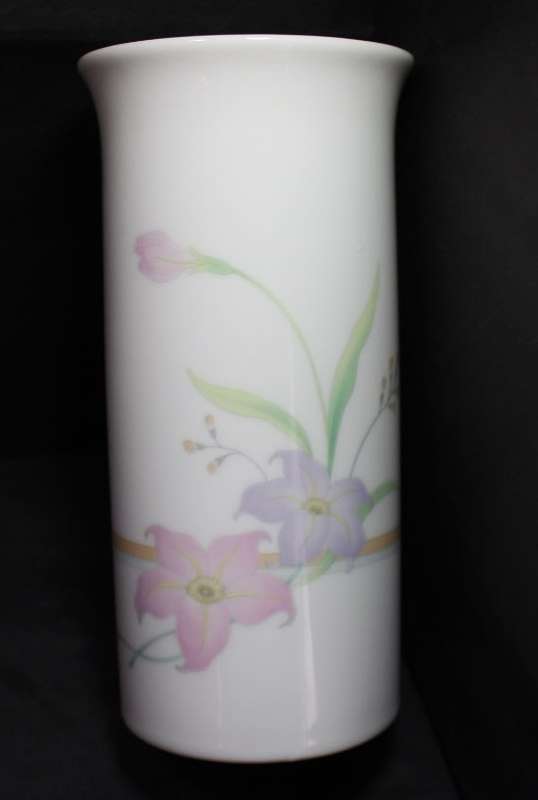Elegant Japanese Style Vase, Delicate Pink and Lilac Pattern