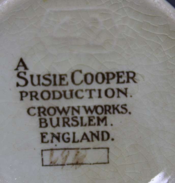 Susie Cooper 2 x Plates, Creamer and Teacup Wedding Ring Pattern