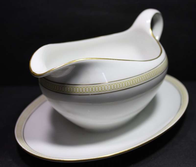 Seltmann Weiden Bavaria Gravy Boat with attached Under Plate