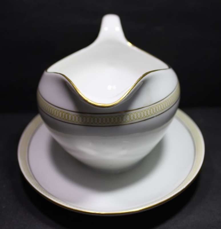 Seltmann Weiden Bavaria Gravy Boat with attached Under Plate