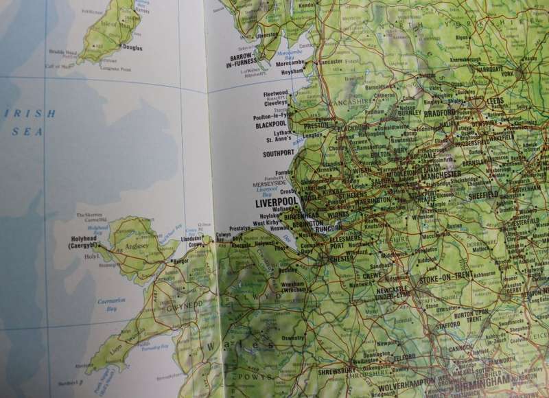Mallard Press Complete Atlas of The World 1989