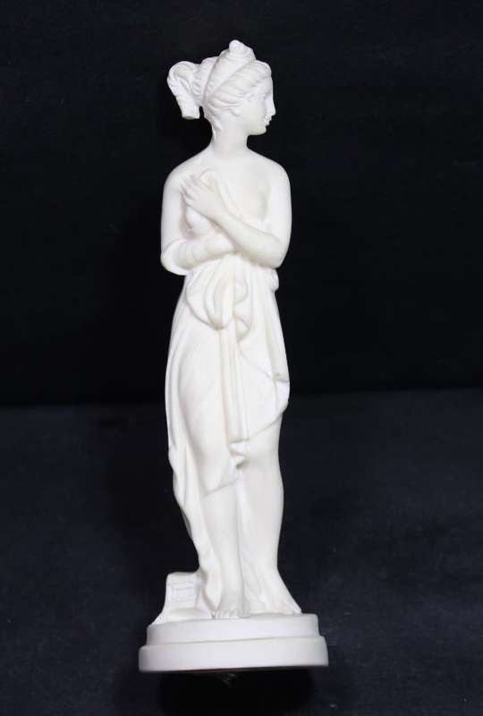 Pair of Arta Fina and A Santini Statuettes Aphrodite and Venus De Milo