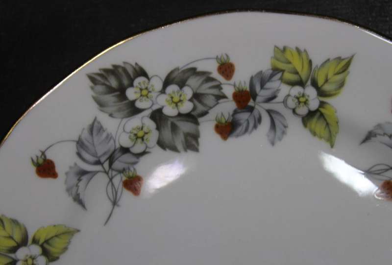 Part set of Royal Vale Pair of Side Plates and Saucers