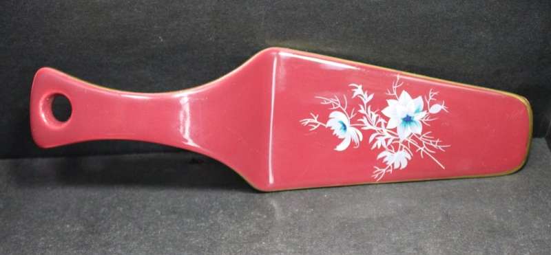 Burgundy Ceramic Cake Lifter with Attractive Floral design