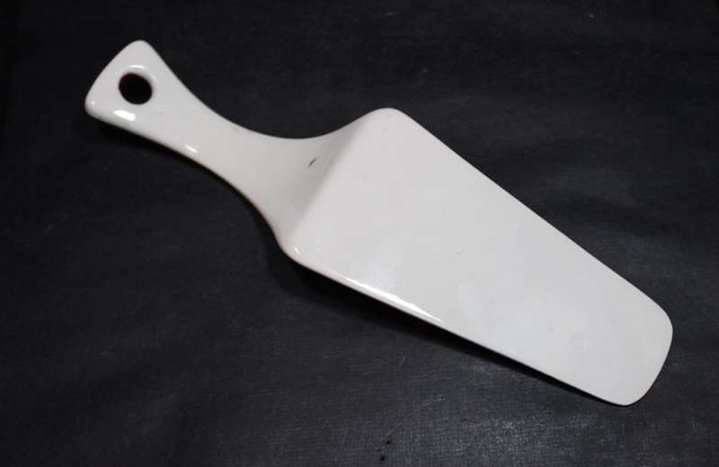 Burgundy Ceramic Cake Lifter with Attractive Floral design