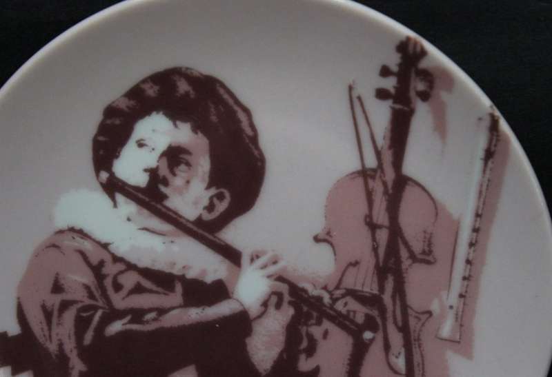Oude Molen Fabriek B.V OM Delfts Flute Player Small Decorative Wall Plate
