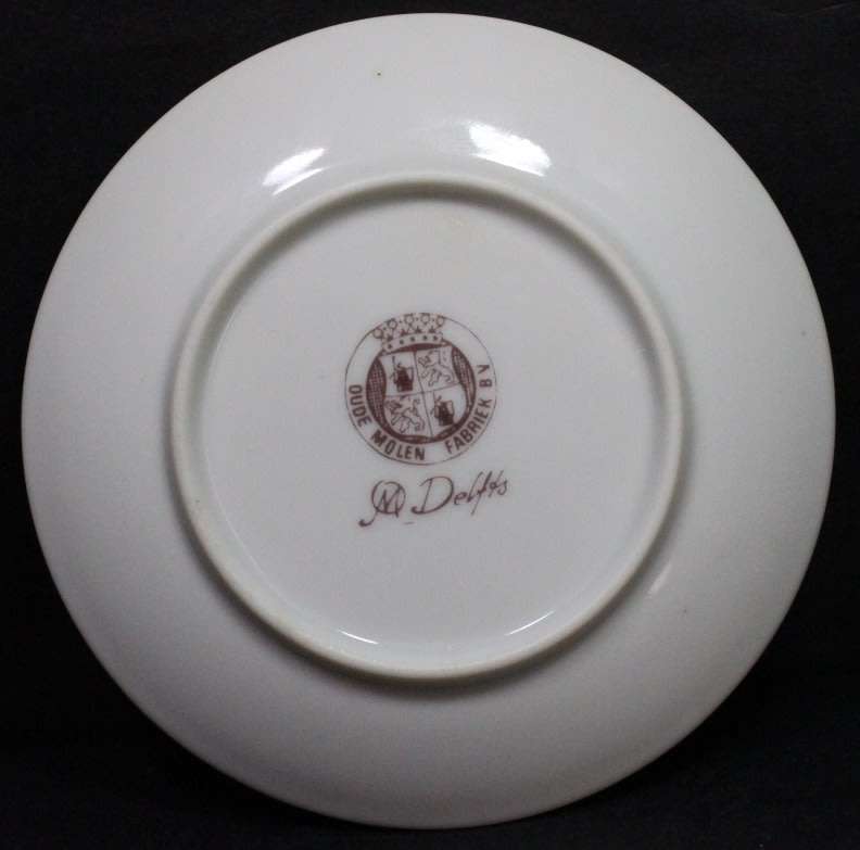 Oude Molen Fabriek B.V OM Delfts Flute Player Small Decorative Wall Plate