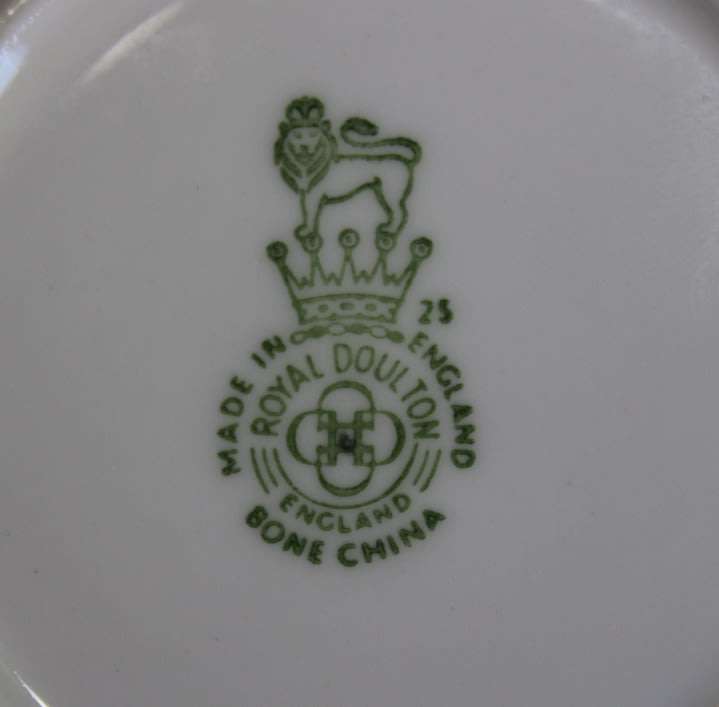 Vintage Royal Doulton Floral Pattern Bone China Trinket Dish 1952