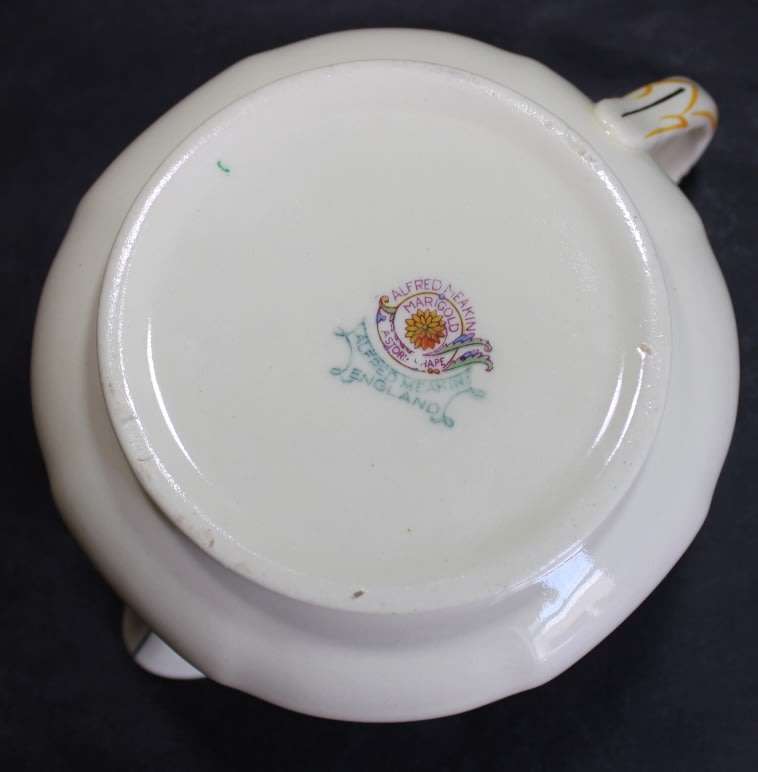 Vintage Alfred Meakin Astoria Shape Marigold Pattern Gravy Jug
