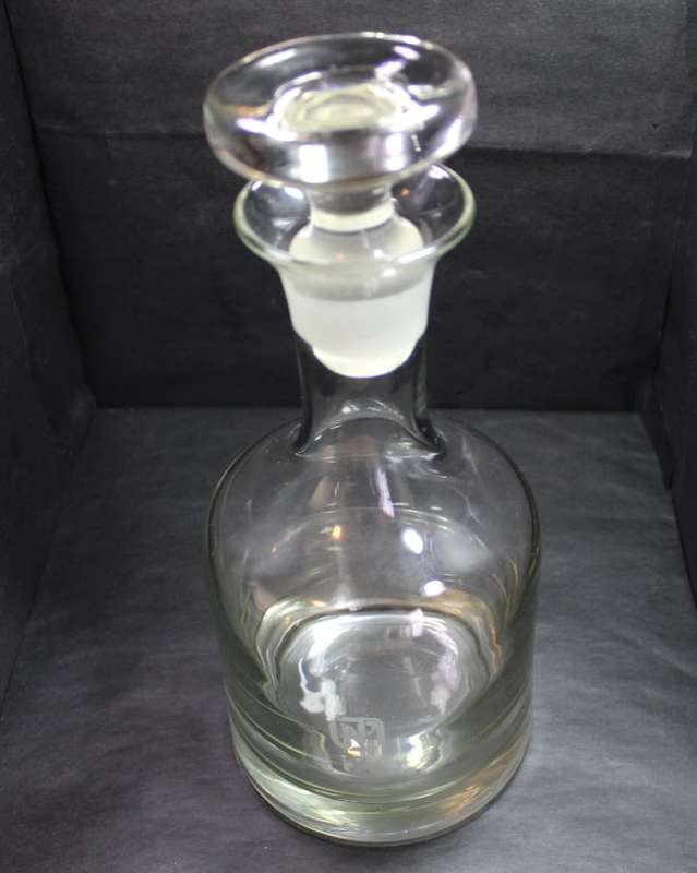 Elegant Classic Round Shaped Glass Decanter with Nasionale Pers Logo