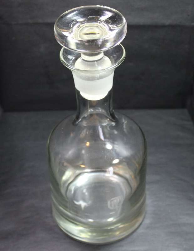 Elegant Classic Round Shaped Glass Decanter with Nasionale Pers Logo