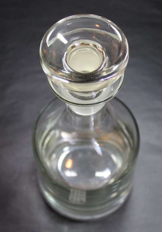 Elegant Classic Round Shaped Glass Decanter with Nasionale Pers Logo