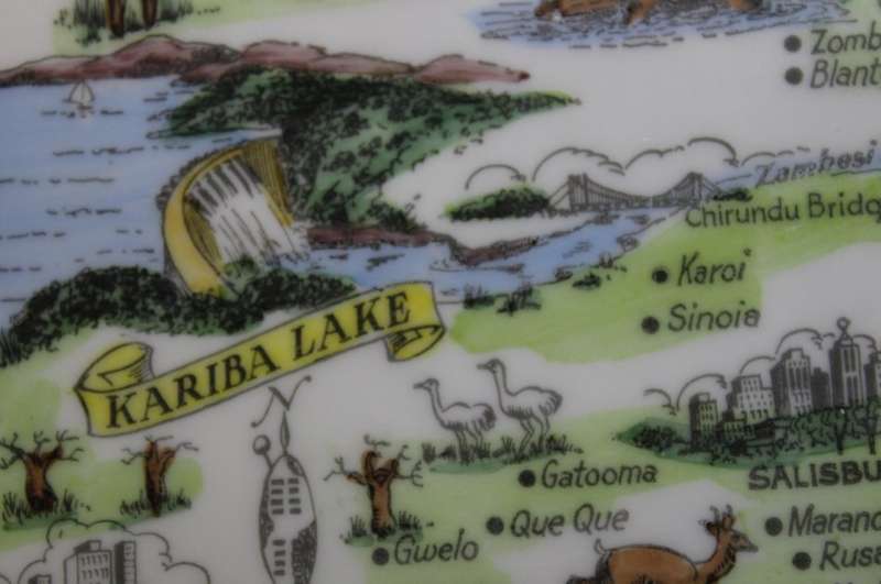 Hutschenreuther Selb Kariba Lake Memento Decorative Wall Plate