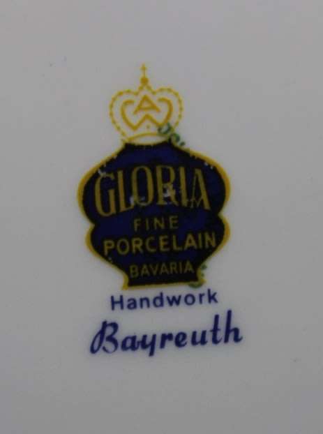 Selling Grapes Decorative Wall Plate by Gloria Fine Porcelain Bayreuth, Bavaria
