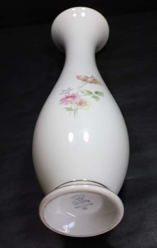 Elegant White with Gold Trim Footed Vase by Creidlitz Gemany