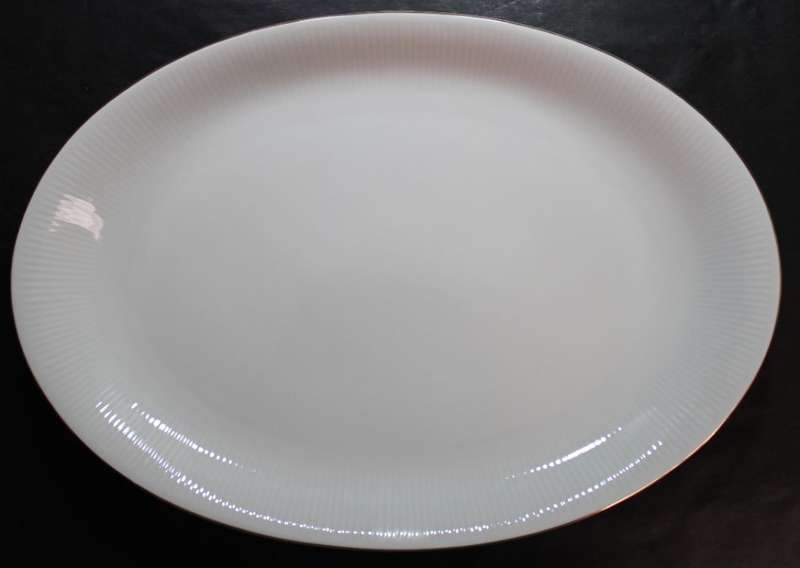 Two Elegant Royal Bavaria Wunsiedel Serving Plates from Germany