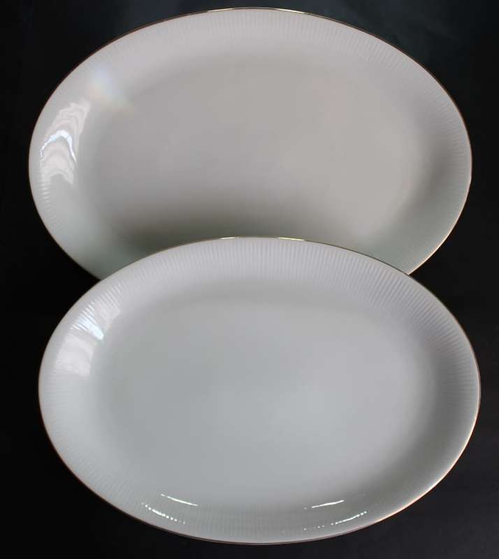 Two Elegant Royal Bavaria Wunsiedel Serving Plates from Germany