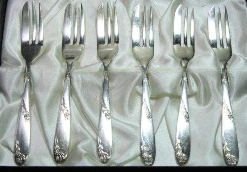 Vintage set of 6 Silver Plated Pastry Forks by Arthur Price of England Sovereign Collection