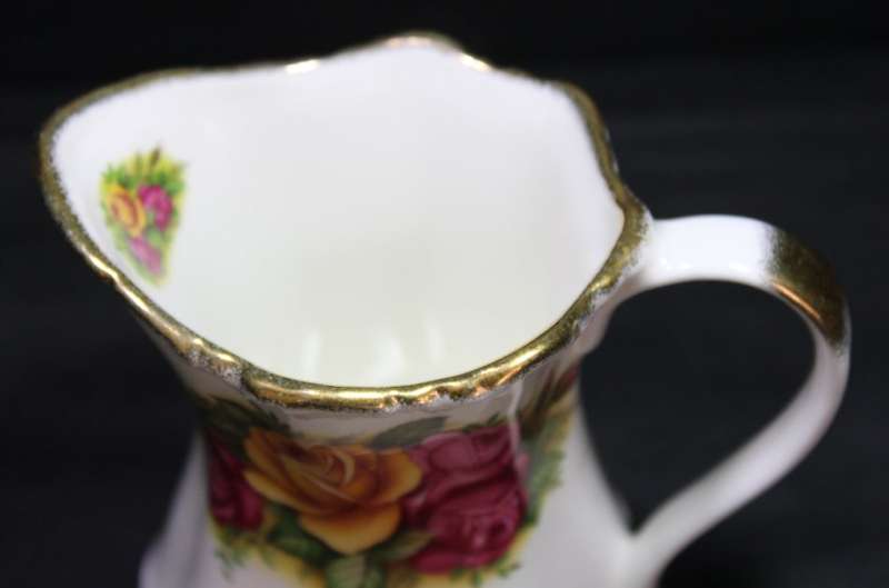 Vintage Chinacraft London Fine Bone China Milk Jug