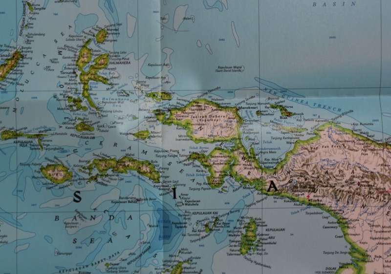 National Geographic Folded Map of Indonesia February 1996