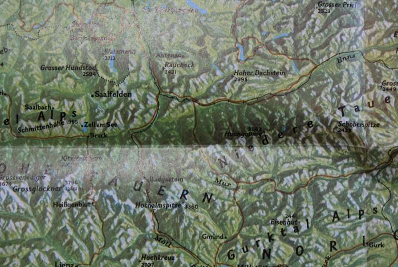 National Geographic Folded Map of the Alps April 1985