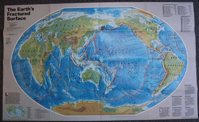 National Geographic Folded Map The Earth`s Fractured Surface April 1995.