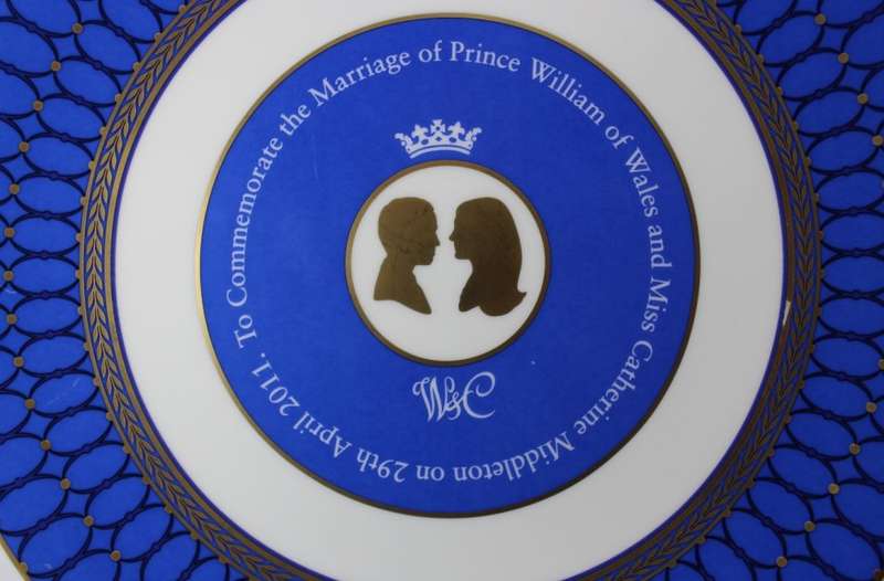 Commemorative Wedding Decorative Wall Plate Prince William and Catherine Middleton by Wedgwood