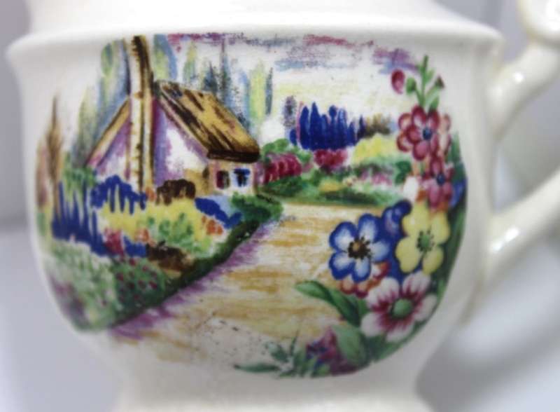 Vintage Vertex Gold Castle Creamer Country House Image