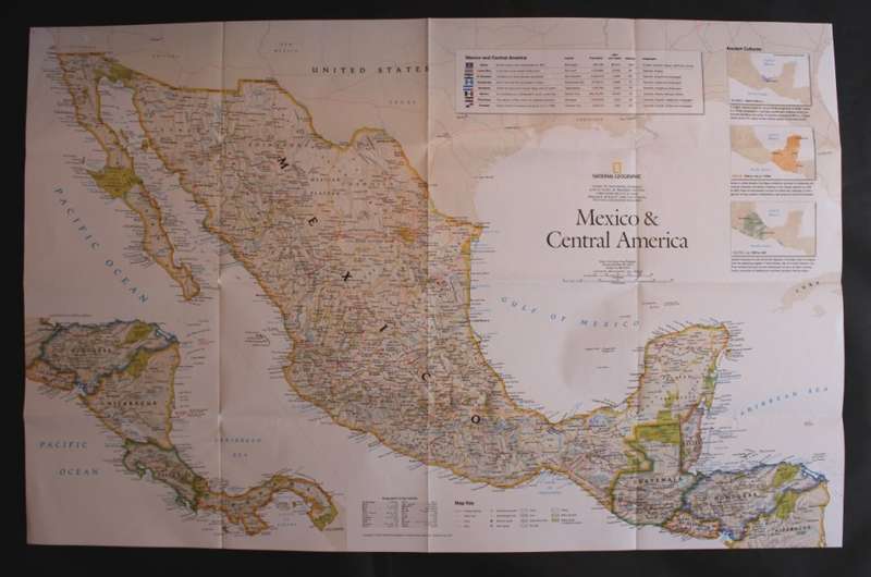 National Geographic Folded Map of Mexico and Central America June 2007