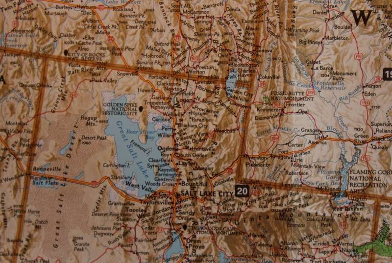 National Geographic Folded Map of The Heart Of The Rockies July 1995