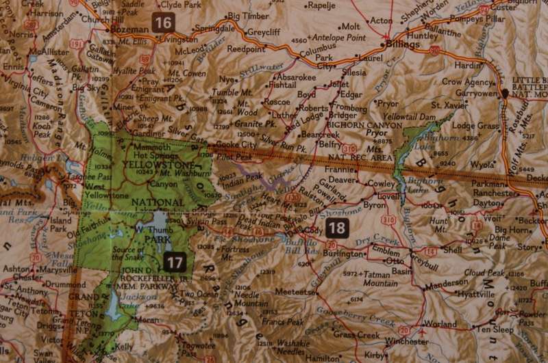 National Geographic Folded Map of The Heart Of The Rockies July 1995