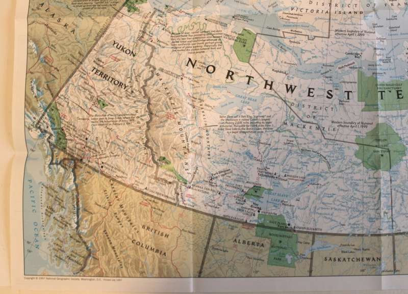 National Geographic Folded Map of The North of Canada September 1997