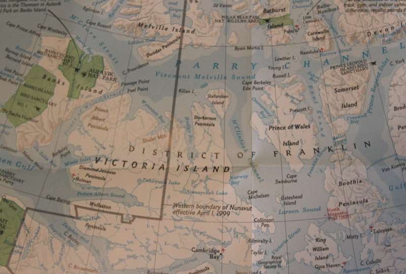 National Geographic Folded Map of The North of Canada September 1997