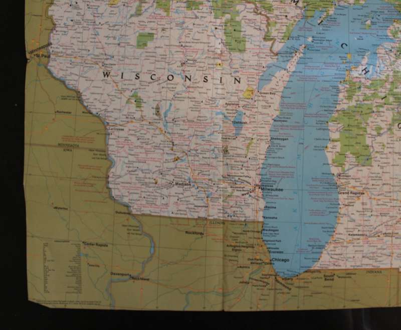 National Geographic Folded Map of the Great Lakes Region of America, August 1973.